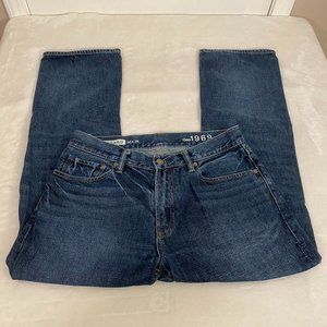 - GAP Standard 30 / 32  x  28 / 28.5" jeans EUC